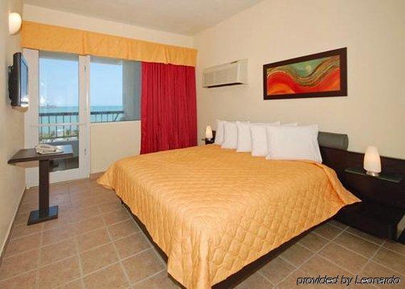 Comfort Inn & Suites Levittown Quarto foto